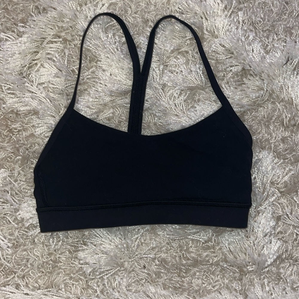 Black lululemon sports bra